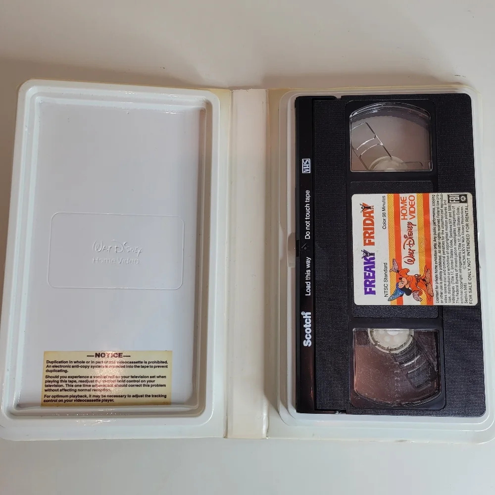 Walt Disney Original 1976 Freaky Friday First Edition VHS Movie White Clamshell - Picture 3 of 3